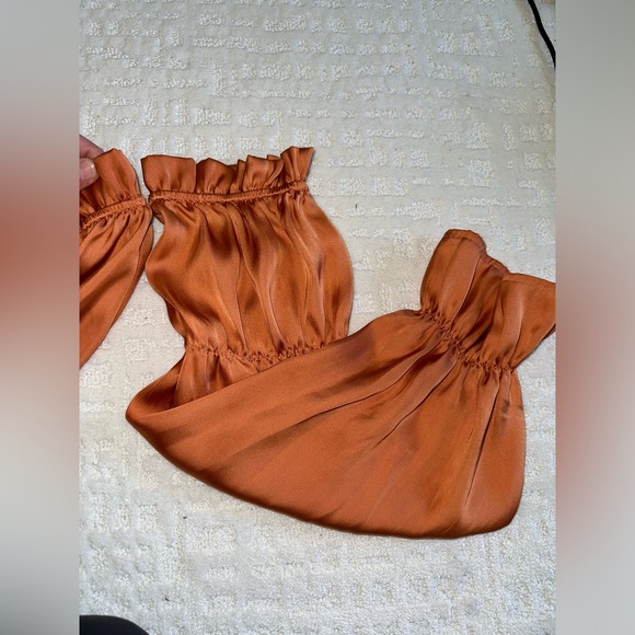 Forever 21 Off the shoulder dreamy blouse by Forever 21 Contemporary - Picture 6 of 9